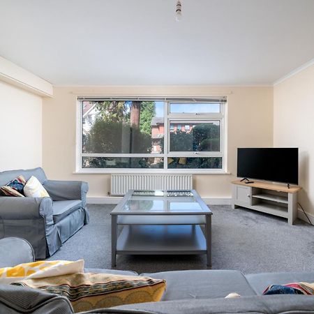 Redhill Surrey 2 Bedroom Pet Friendly Apartment Buitenkant foto