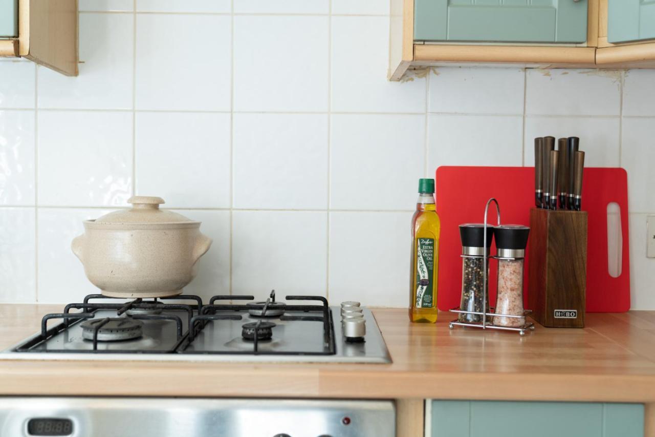 Redhill Surrey 2 Bedroom Pet Friendly Apartment Buitenkant foto